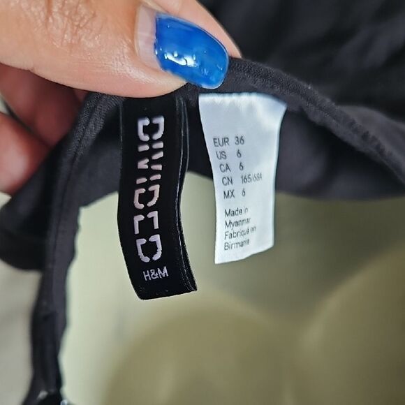 H&M Divided Black Sleeveless Romper - Picture 2 of 16